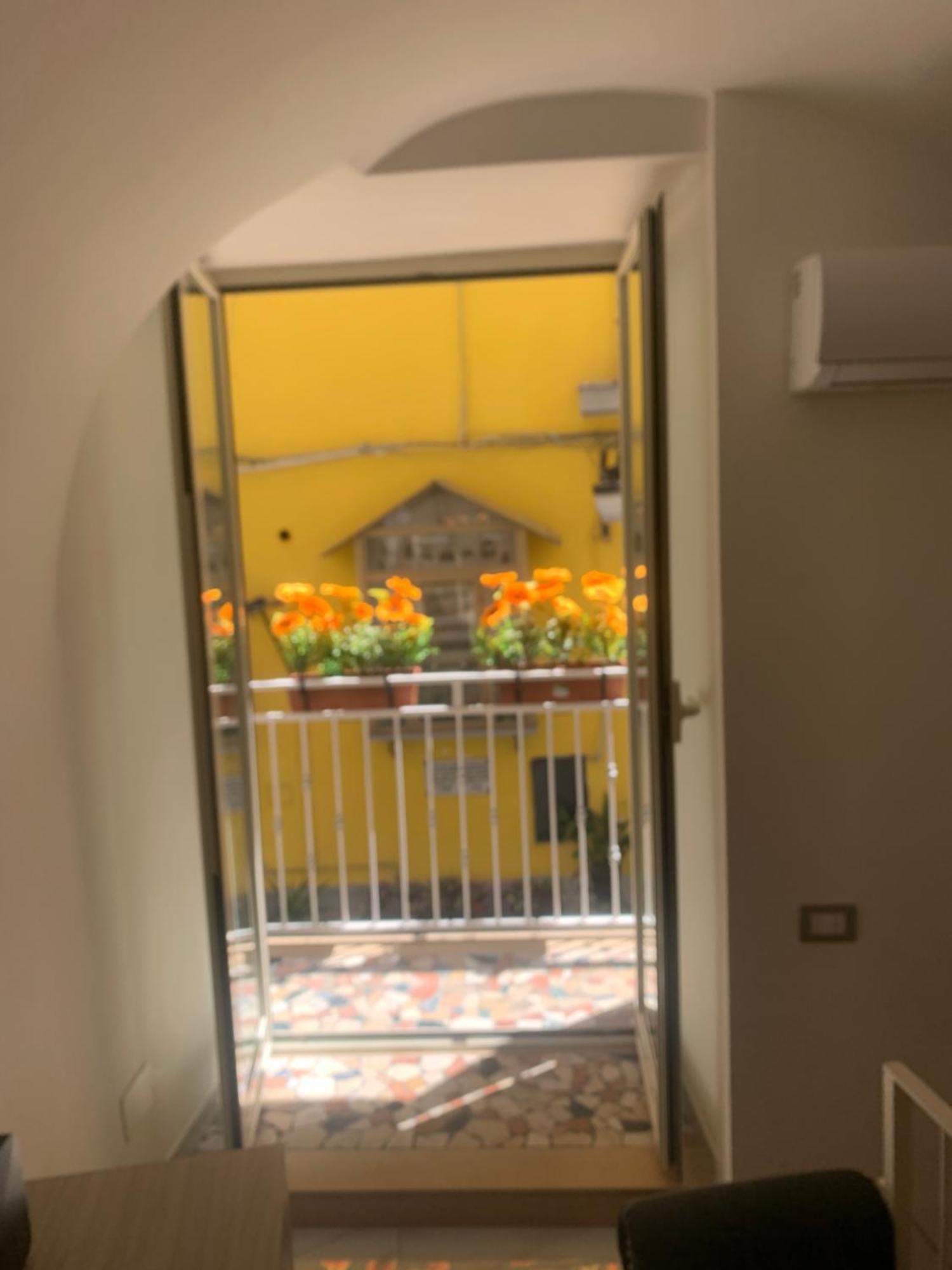 Viky House Chiaja 1 Apartment Napoli Exterior foto