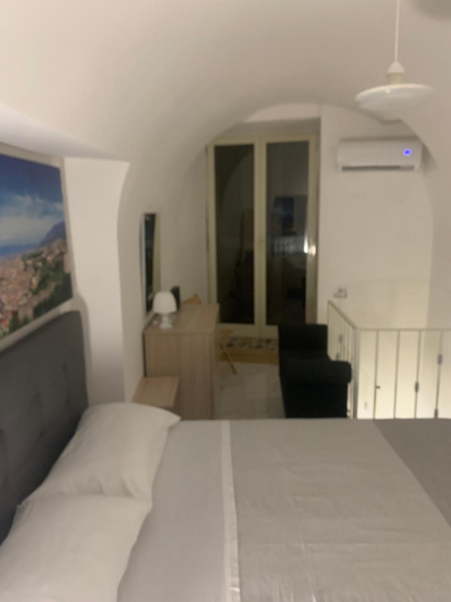 Viky House Chiaja 1 Apartment Napoli Exterior foto